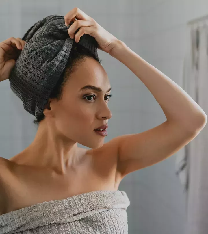 Cómo lavarse el pelo natural para evitar que se rompa